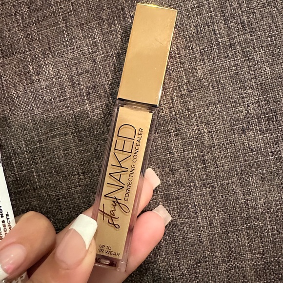 50 WY - Urban Decay Stay Naked Correcting Concealer - Picture 4 of 6